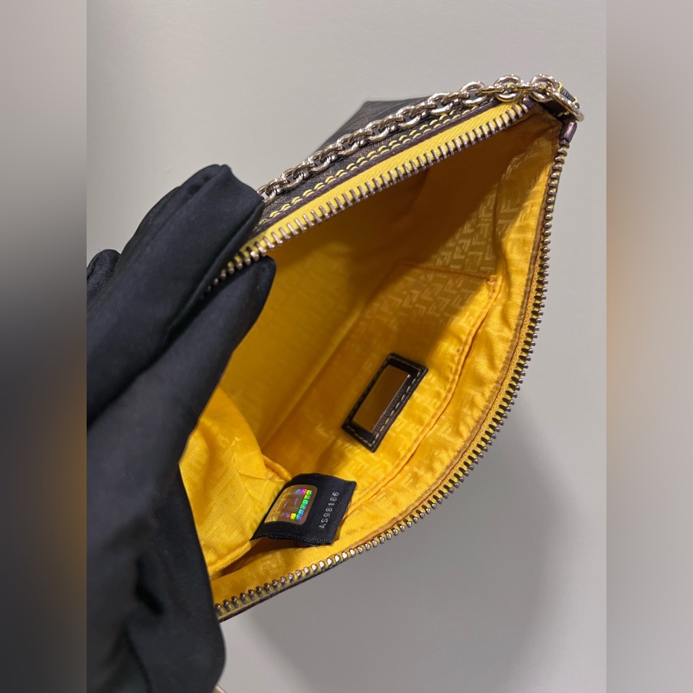 Auth❤️‍🔥Vintage Fendi baguette bag - Picture 9 of 15